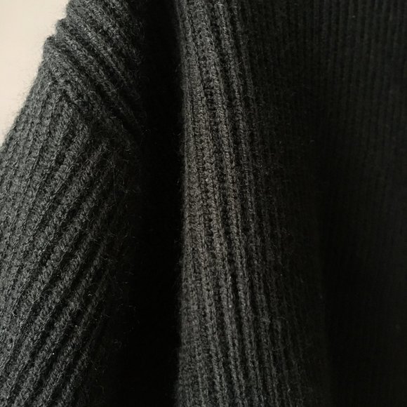 Missguided Cropped Knit Roll Turtleneck - Picture 2 of 5